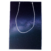 Navy Blue Galaxy Starry Night Stars Modern  Mittlere Geschenktüte (Rückseite)