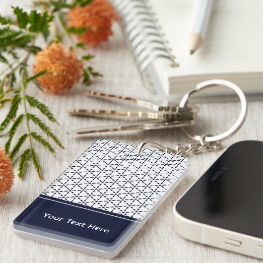 Navy Blue Geometric Pattern on White Schlüsselanhänger (Vorderseite rechts)