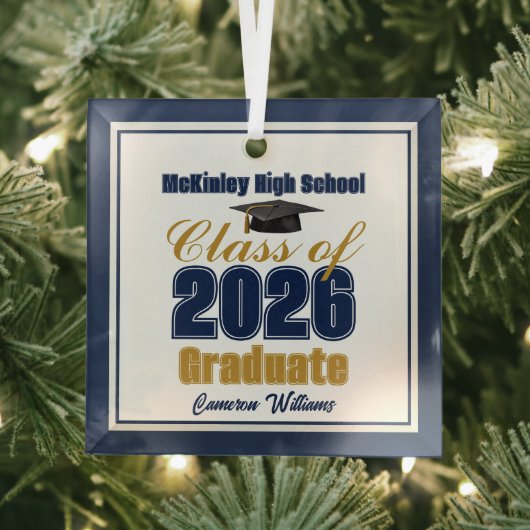 Navy Blue Gold Class of 2026 Graduation Ornament Aus Glas (Insitu)