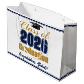 Navy Blue Gold Class of 2026 Graduation Party Große Geschenktüte (Rückseite Schrägansicht)
