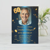 Navy Blue Gold Glitter Photo 60th Birthday Party Einladung (Stehend Vorderseite)