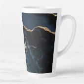 Navy Blue Gold Marmor Monogram Name Latte Tasse (Rechts)