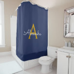 Navy Blue Gold Moderne Script Girl Monogram Name Duschvorhang<br><div class="desc">Navy Blue und Gold Monogram Name Badezimmer Duschvorhang. Das macht den perfekten 16 Geburtstag,  Hochzeit,  Brautparty,  Jubiläum,  Babydusche oder Junggeselinnen-Abschied Geschenk für jemanden,  der Lieben glamourösen Luxus und schicke Stile.</div>