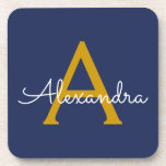 Navy Blue Gold Moderne Script Girl Monogram Name Getränkeuntersetzer<br><div class="desc">Navy Blue und Gold Simple Script Monogram Name Paper Untersetzer. Dies macht den perfekten Abschluss,  Geburtstag,  Hochzeit,  Brautparty,  Jubiläum,  Babydusche oder Junggeselinnen-Abschied Geschenk für jemanden,  die Lieben glamourösen Luxus und schicke Stile.</div>