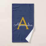 Navy Blue Gold Moderne Script Girl Monogram Name Handtuch<br><div class="desc">Navy Blue und Gold Simple Script Monogram Name Spiral Notebook Planner. Das macht den perfekten 16 Geburtstag,  Hochzeit,  Brautparty,  Jubiläum,  Babydusche oder Junggeselinnen-Abschied Geschenk für jemanden,  der Lieben glamourösen Luxus und schicke Stile.</div>