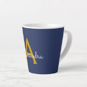 Navy Blue Gold Moderne Script Girl Monogram Name Milchtasse (Rechte Ecke)