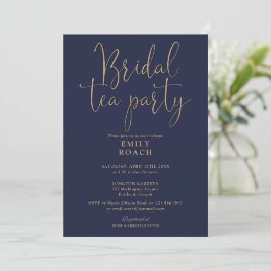 Navy Blue Gold Script Bridal Tee Party Dusche Einladung (Stehend Vorderseite)