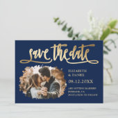 Navy Blue-Gold-Script-Hochzeitsskripte Save the Da Date (Stehend Vorderseite)