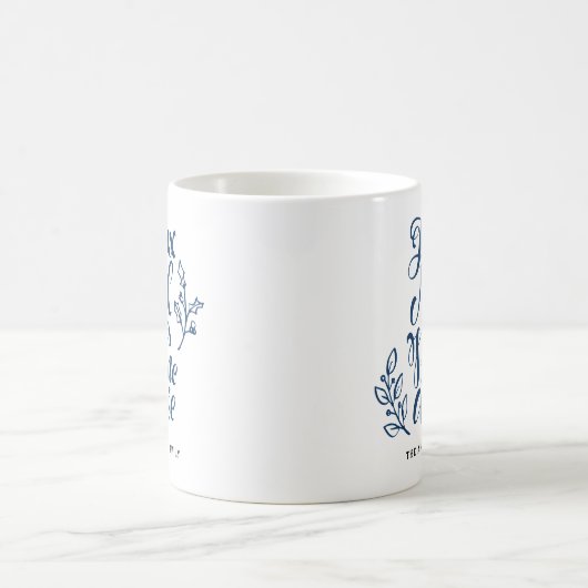 Navy Blue Joyeux Noël und Bonne Année Calligraphy Kaffeetasse (Mittel)