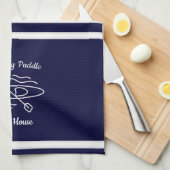 Navy Blue Kayak Monogram Name Lake House Geschirrtuch (Viertel Falte)