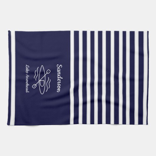 Navy Blue Kayak Monogram Name Lake House Kitchen T Geschirrtuch (Horizontal)