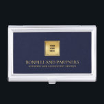 NAVY Blue Leather Business Corporate Gold Logo Visitenkarten Dose<br><div class="desc">Dieser luxuriöse Visitenkartenhalter besticht durch eine raffinierte Navy Blue Leder-Texturierung, die perfekt mit Ihrem Business-Logo auf einem Imitat-Gold-Overlay für einen beruflichen und hochwertigen Look gepaart ist. Ihr Name, Beruf oder Firmenname zeichnet sich durch opulente goldene Schriften aus und schafft einen zeitlosen und unvergesslichen Eindruck. Ideal für Profis in verschiedenen Branchen,...</div>