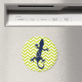Navy Blue Lizard auf Green Zickzack Stripe Muster Magnet (In Situ (Geschirrspüler))