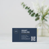 Navy Blue Logo Minimalistischer Beruflicher QR-Cod Visitenkarte (Stehend Vorderseite)
