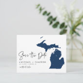 Navy Blue Michigan Map QR Code Save the Date Ankündigungspostkarte (Stehend Vorderseite)