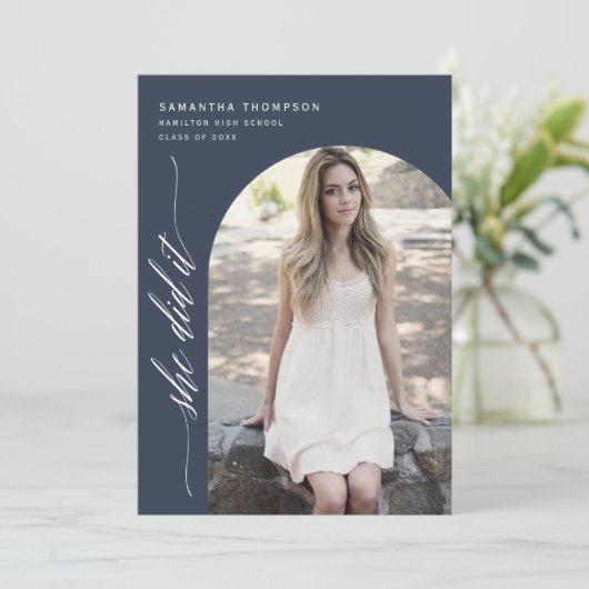 Navy Blue Minimal sie tat es Abschluss Arch Foto Einladung (Stehend Vorderseite)