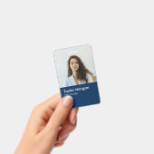 Navy Blue Modern Business ID Card | Mitarbeiter-Ab Ausweis (Handheld)