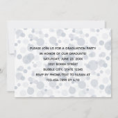 Navy Blue Modern Confetti Bokeh Bubbles Abschluss Einladung (Rückseite)