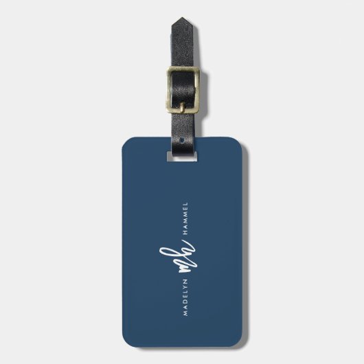 Navy Blue Modern Monogram Script Initials Gepäckanhänger (Vorderseite vertikal)