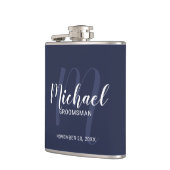 Navy Blue Modern Script Personalisierte Trauzeuge Flachmann (Links)