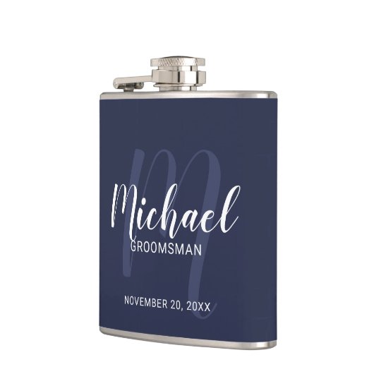 Navy Blue Modern Script Personalisierte Trauzeuge Flachmann (Links)