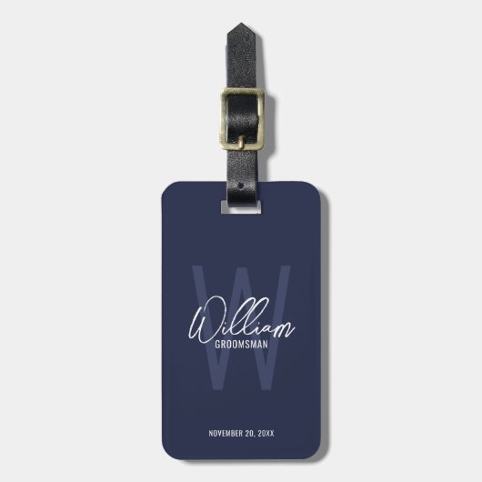 Navy Blue Modern Script Personalisierte Trauzeuge Gepäckanhänger (Vorderseite vertikal)