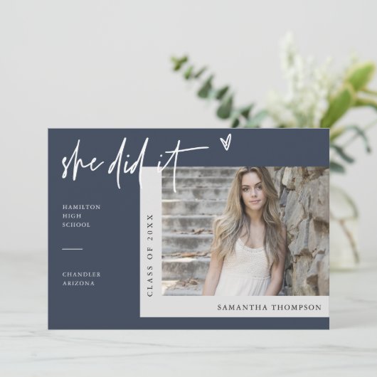 Navy Blue Modern Sie tat es Grand Foto Einladung (Stehend Vorderseite)