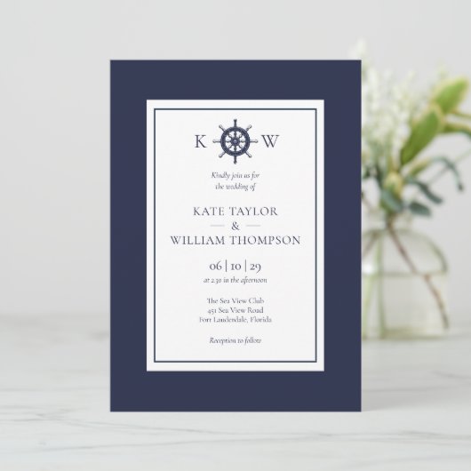 Navy Blue Monogram Nautical Ship Wheel Wedding Einladung (Stehend Vorderseite)