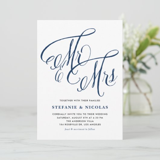 Navy Blue Mrs. und Mrs. Rustic Script Wedding Einladung (Stehend Vorderseite)