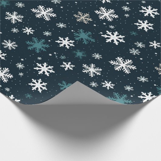 Navy Blue Night Sky White Snowflakes Geschenkpapier (Ecke)