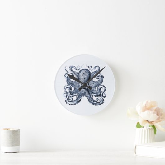 Navy Blue Octopus Illustration von Ernst Haeckel Runde Wanduhr (Zuhause)
