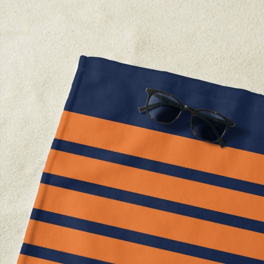 Navy Blue Orange Strip Monogram Strandtuch (Beispiel)