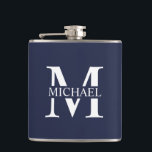Navy Blue Personalisiert Monogram und Name Flask Flachmann<br><div class="desc">Personalisierte Monogramm- und Namensgeschenke mit personalisiertem,  weißem Monogramm im klassischen Serif-Schriftart-Stil mit einem Namenskasten in der Mitte des Monogramms auf marinebasischem Hintergrund. Perfekt als väterliche Tagesgeschenke für Papa,  danke Geschenke für Trauzeugen und mehr.</div>