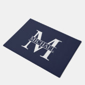 Navy Blue Personalisiert Monogram und Name Fußmatte (Schrägansicht)