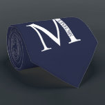 Navy Blue Personalisiert Monogram und Name Krawatt Krawatte<br><div class="desc">Personalisiert Monogram und Name Gift bieten personalisierte Monogramm und Namen im klassischen Serif-Schriftart-Stil. Perfekt als väterliche Tagesgeschenke für Papa,  Geschenke für Trauzeuge und für alle besondere Anlass.</div>