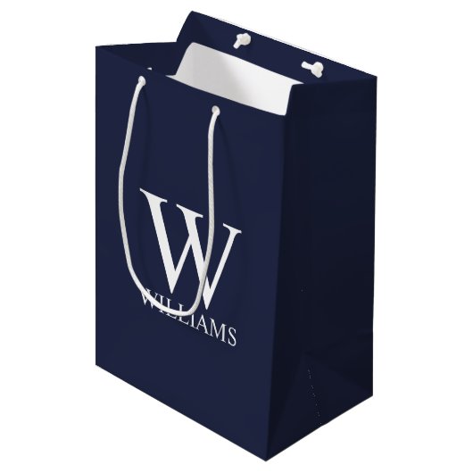 Navy Blue Personalisiert Monogram und Name Mittlere Geschenktüte (Vorderseite Schrägansicht)
