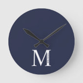 Navy Blue Personalized Monogram and Name Runde Wanduhr (Vorderseite)