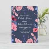 Navy Blue Pink Floral White Letters Brautparty Einladung (Stehend Vorderseite)