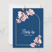 Navy Blue Pink Magnolia Floral Wedding Reply By RSVP Karte (Vorderseite)