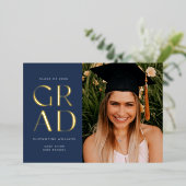 Navy Blue Pressed Foil Grad Block Abschluss Foil Folieneinladung (Stehend vorne)