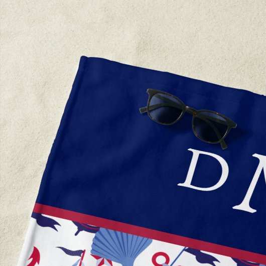 Navy Blue Red Nautic Pattern Monogram Strandtuch (Beispiel)