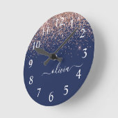 Navy Blue Rose Gold Blush Pink Glitzer Monogram Runde Wanduhr (Winkel)