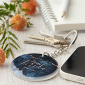 Navy Blue & Rose Gold Foil Agate Marbella The Brid Schlüsselanhänger (Vorderseite rechts)