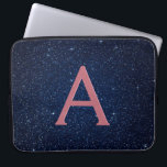 Navy Blue & Rose Gold Glitzer und Sparkle Monogram Laptopschutzhülle<br><div class="desc">Navy Blue und Rose Gold Imitats Glitzer und sparkle Elegant Monogram Case. Dieses Gehäuse kann so angepasst werden,  dass es Ihren Anfangs- und Vornamen mit einem dunkelblauen Himmelsnachthimmel einbezieht.</div>
