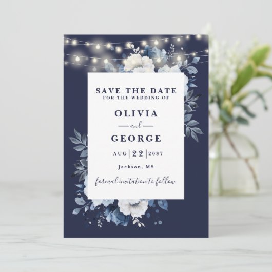 Navy Blue Rusticus String Lights Floral Foto Save The Date (Stehend Vorderseite)