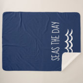 Navy Blue Seas the Day Waves Nautic Sherpadecke (Vorderseite (Horizontal))
