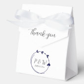 Navy Blue Simple Heart Wreath Monogram Wedding Geschenkschachtel (Vorderseite)