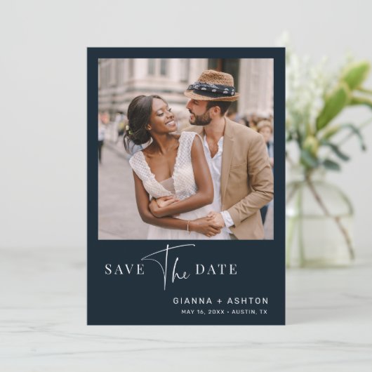 Navy Blue Simple Modern Script Wedding Foto Save The Date (Stehend Vorderseite)