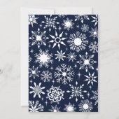 Navy Blue Snowflakes Weihnachtsabend Party Einladung (Rückseite)