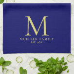 Navy Blue Solid Color Gold Mit Monogramm Name Geschirrtuch<br><div class="desc">Individuelle Upload Fügen Sie Ihren Foto- oder Logo-Text elegant Moderne Niedliche Monogram Küche & Dining / Tisch & Küche Linens/ Erstname Familienname Template Gold Monogram Navy Blue Solid Color Kitchen Handtuch.</div>
